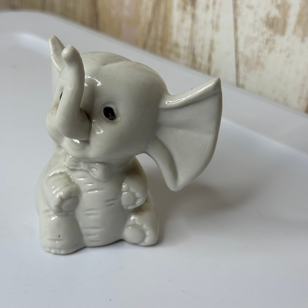 Vintage Edsin Japan Ceramic Elephant Figurine Bow Tie Shelf Decor - Picture 2 of 9